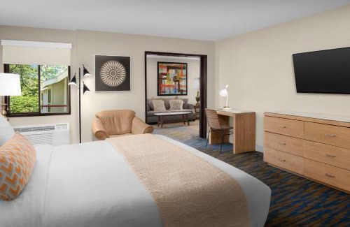 Ashland Hotel | Ashland Hills Hotel & Suites