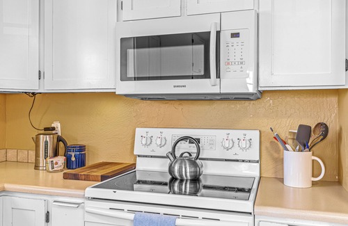 Ashland House | Ashland Urban Cabin - Centrally located & walking distance to SOU and Downtown