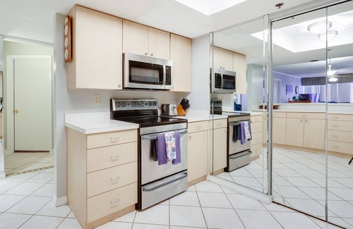 Daytona Beach Shores Condo | Ashley Condo - Direct Oceanfront #902