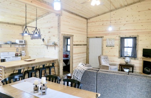 Nelsonville Cabin | Ashmoor Cabin - Ridgetop Setting - Trails on Property