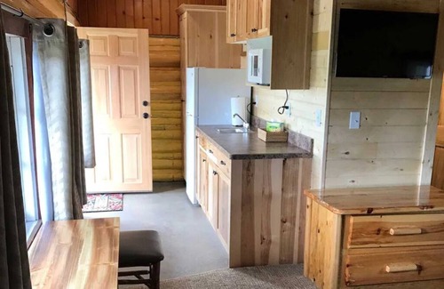 Ashton Cabin | Ashton Historic Log Cabins 8