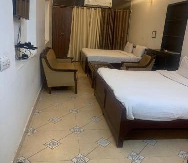 Delhi Hotel | Ashu Villa