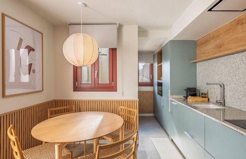 L'Antiga Esquerra de l'Eixample Apartment | Aspasios Garden Apartments