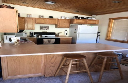 Lead Ski Chalet | {Aspen Chalet} Hot Tub, Tesla Charger, Near Deadwood!