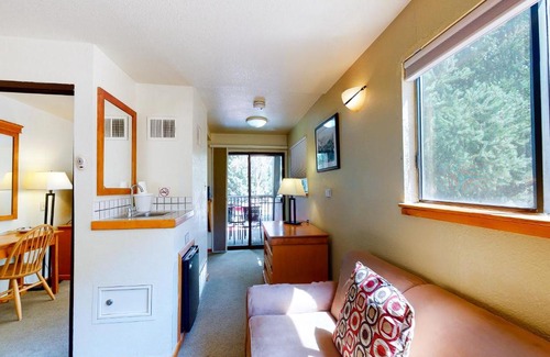 West End House | Aspen Mountain Lodge 211