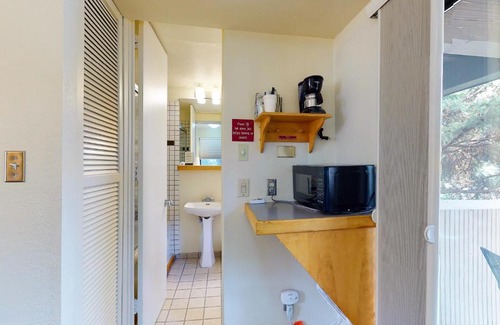 West End House | Aspen Mountain Lodge 211