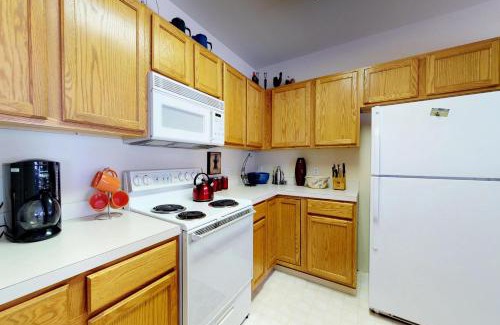 McCall Apartment | Aspen Village 27