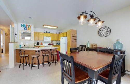 McCall Apartment | Aspen Village 27