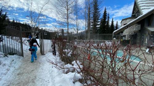 Upper Village Apartment | Aspens on the Mountain Ski In Out