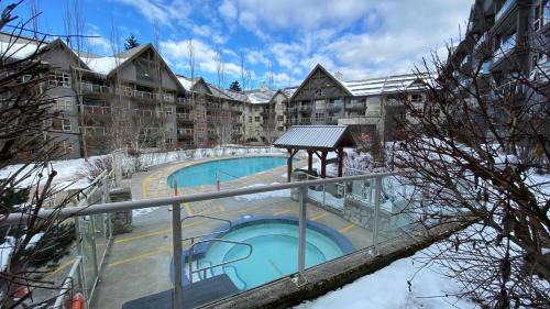 Upper Village Apartment | Aspens on the Mountain Ski In Out