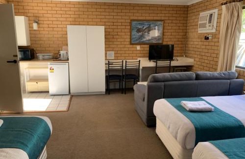 Aspley Hotel | Aspley Pioneer Motel