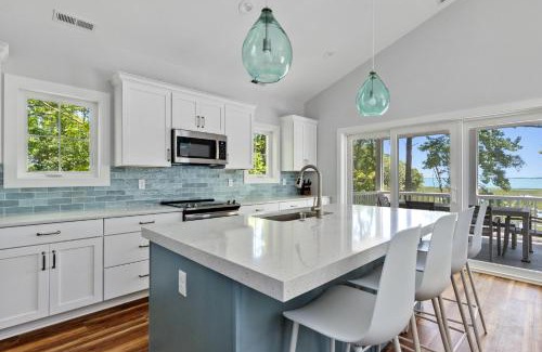 Berlin House | Assateague Holiday House 4BR luxury home with Assateague views and only 5 min drive to the island!