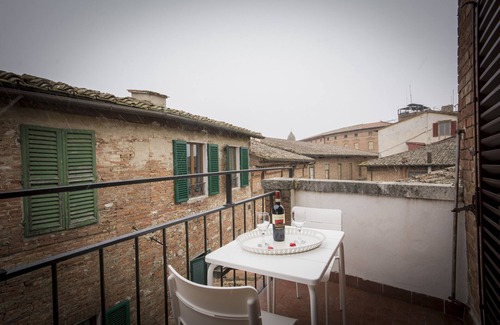 Siena Historical Center Apartment | Astonish Cathedral View