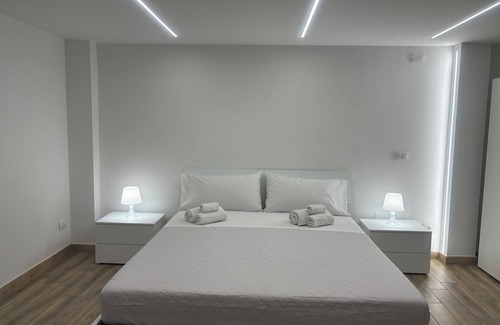 Nettuno Bed & Breakfast | At 100 mt from the sea and train station, rooms with all amenities