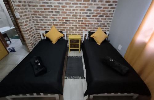 Vanderbijlpark House | At Bijl guesthouse