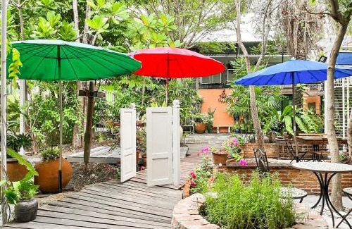Sam Phran Bed & Breakfast | At home