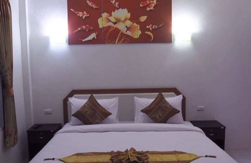 Sa Khu Hotel | At Night Airport Resort