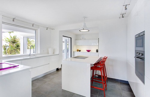 Saint-Francois Villa | At the entrance to Saint François, facing the waves with a panoramic sea view