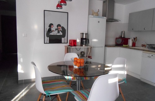 Villenave-d'Ornon House | At the foot of the streetcar warm house with garden for 2 p