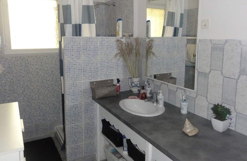 Rousset Villa | at the foot of Ste Victoire vineyards and pine