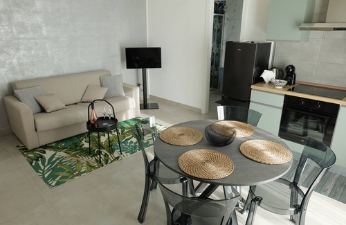 Torre Annunziata Apartment | At the gates of Pompeii cozy and comfortable two-room apartment.