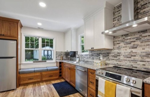 Malvern House | Atelier de Leiper is a Malvern 3 bedroom Bungalow on 1/3 acre