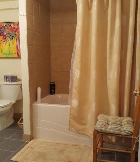 Sainte-Julie Bed & Breakfast | Atelier Galerie Anne Drouin Peinture & Pension