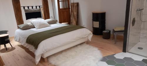 Saint-Paul-d'Uzore Apartment | Atelier natur'L Les ronzieres