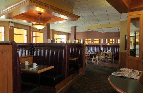 Hinton Hotel | Athabasca Valley Inn & Suites