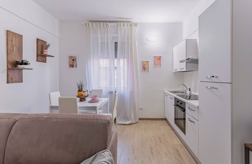 Pavia Apartment | Athena Home