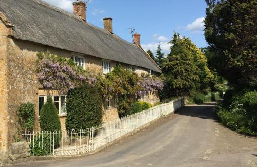 Ilminster House | Atherstone Farm Cottage