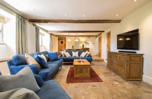 Ilminster House | Atherstone Farm Cottage