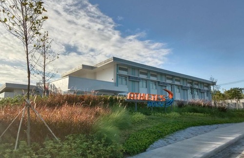 Bacoor City Hotel | Athlete's House