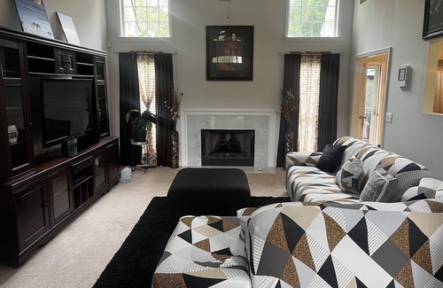 Inman House | Atl. Motor Speedway- Tucked Away In Comfort 4 Bedrooms totaling, 7 Beds