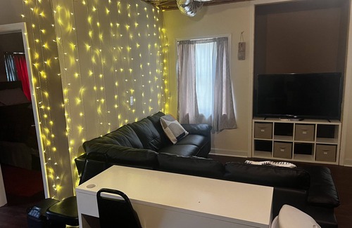 Inman House | Atl. Motor Speedway- Tucked Away In Comfort 4 Bedrooms totaling, 7 Beds