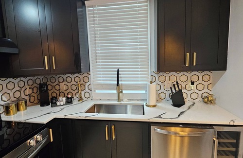 Candler-McAfee Apartment | Atlanta Chic Getaway!