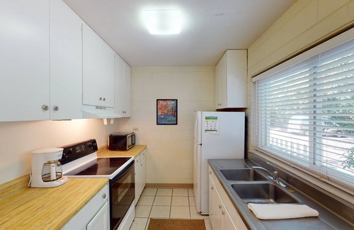 Jekyll Island Apartment | ATLANTIC BREEZE #3 2 bedrooms, 1 bathroom