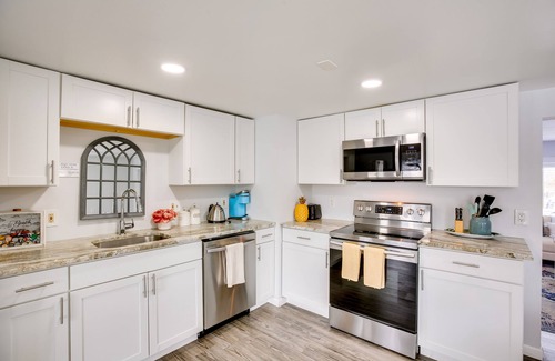 Atlantic City Cottage | Atlantic City Home w/Deck Near Major Casinos!