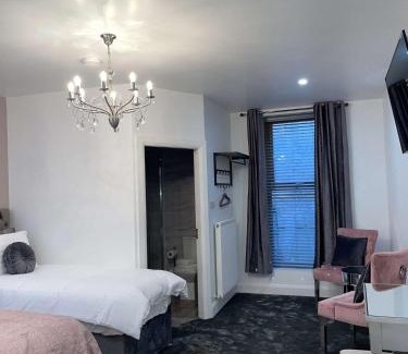 Ardara Bed & Breakfast | Atlantic Lodge, Main Street Ardara