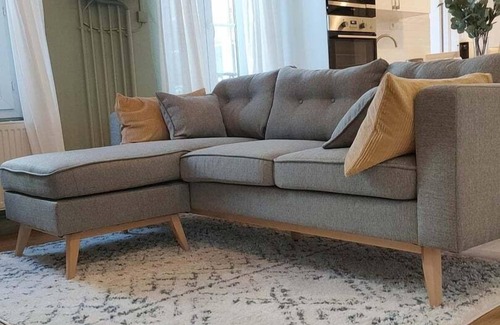 Troyes Apartment | Atmosphere | Downtown | Netflix | Mon Groom