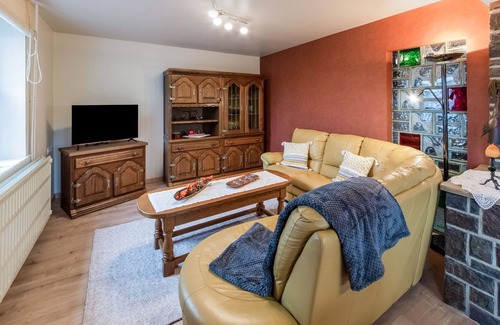 Buellingen House | Atmospheric Holiday Home in Büllingen with Infrared Sauna