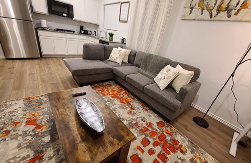 Mountain City House | Attached 1 Bedroom Private Suite