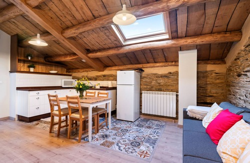 Trabada Apartment | Attic Casa Venancio with Mountain Views and Private Garden