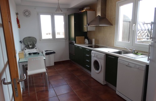 Corralejo Villa | ATTRACTIVE FRONT LINE detached villa with SUPERB Jacuzzi & fibre-optic Internet