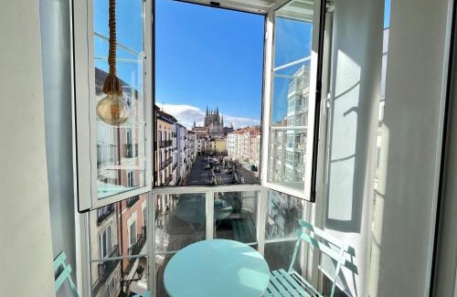 Burgos Apartment | Atuaire Home Preciosa vivienda Vistas a la Catedral Parking Incluido