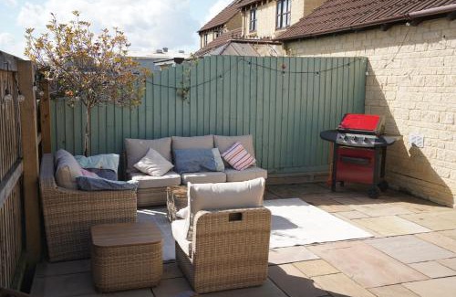 Atworth House | Atworth Haven: 4-Bed Home with Garden