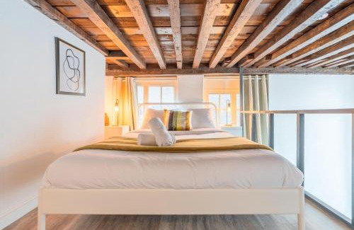 Historic Center Apartment | Atypical triplex near Grand Place with terrace