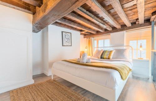 Historic Center Apartment | Atypical triplex near Grand Place with terrace