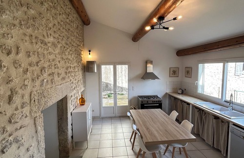 Montsegur-sur-Lauzon House | Atypical village house with terrace and garden near Grignan.