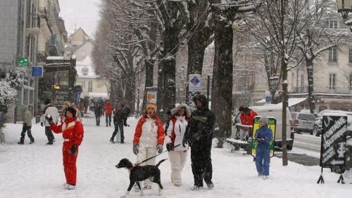 Bagneres-de-Luchon Apartment | AU 47 ALLÉES D'ETIGNY - CENTRAL & STANDING - avec parking - Linge de lit et de toilette inclus